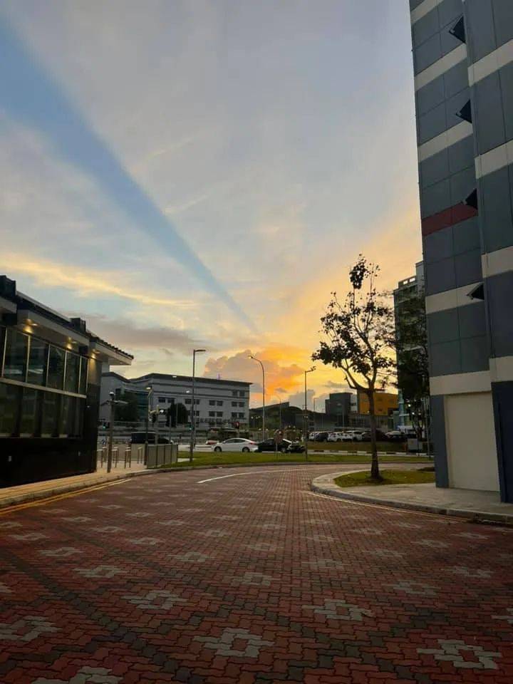 罕见！新加坡再现神奇天象，万道光芒从天空射下，50张美图刷屏