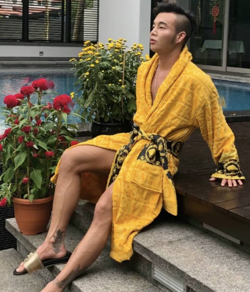 这个新加坡富二代上了亚裔富豪真人秀！手上戴一栋豪宅，跟宋朝太子妃做朋友