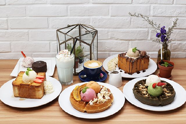 8036353_double-scoops-charcoal-waffle-salted_27bda2fd_m