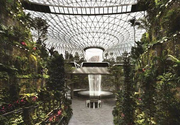 零售商在经济衰退期生存需要创新和灵活性