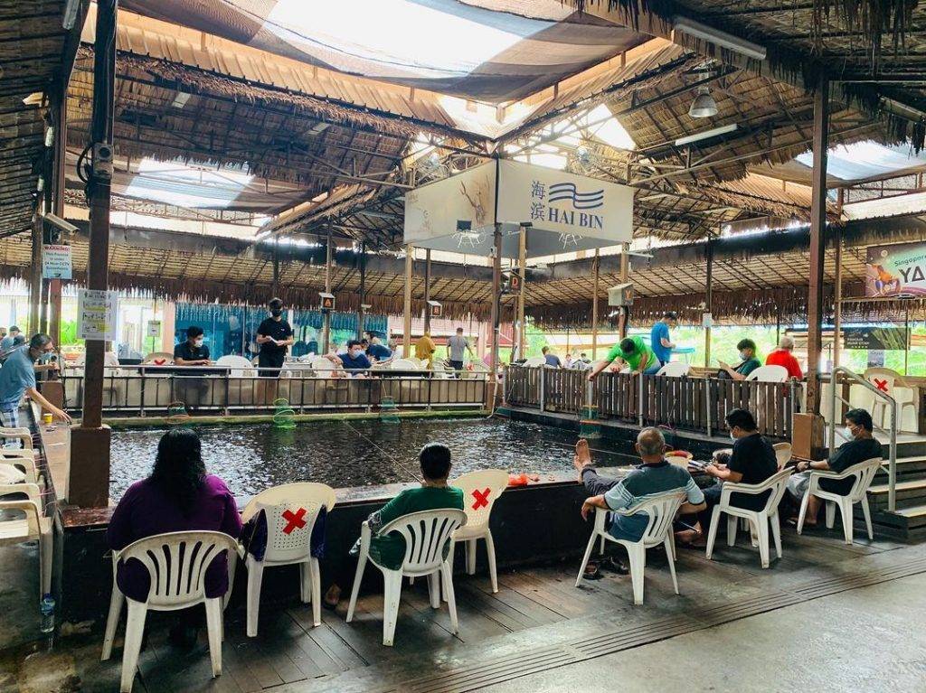 新加坡“垂钓”中心，钓虾、鱼、蟹好去处🐟🦐🦀️ 现钓现烤现吃+冷气房钓虾+24小时营业