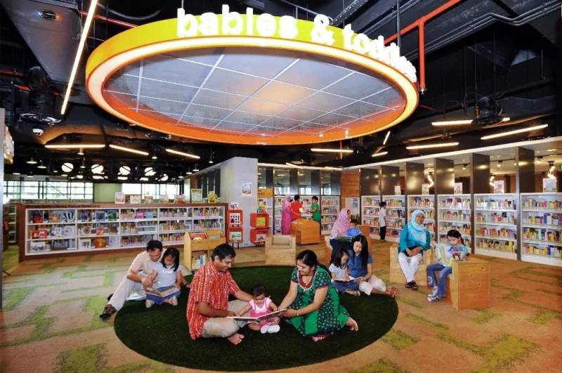 新加坡 假期来临，不妨带孩子泡一泡图书馆