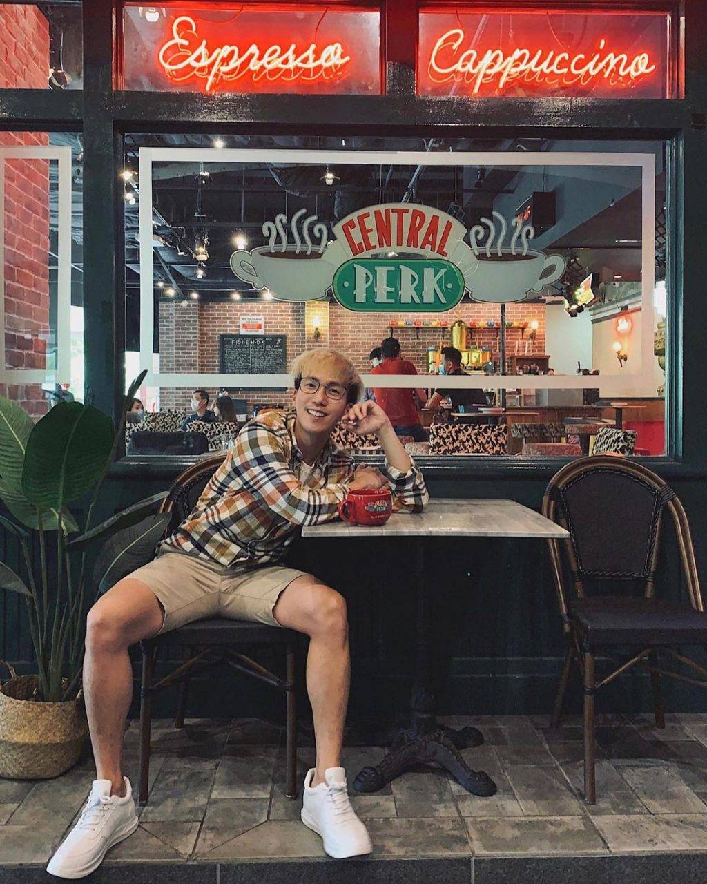 全岛唯一“老友记”咖啡厅！美式复古Central Perk咖啡馆☕️ 处处都是打卡点！没看过剧？照样来啊