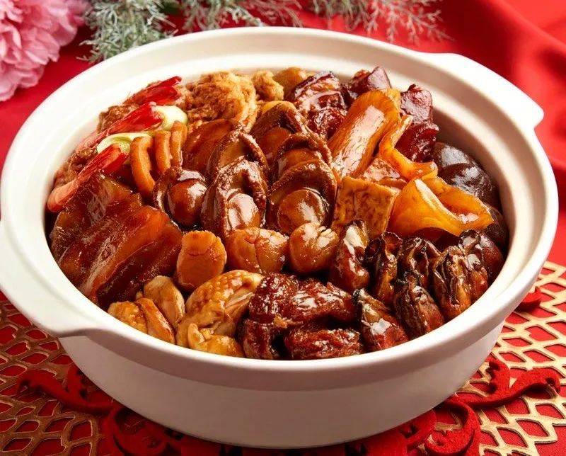 盆菜鱼生的季节，是全体华人最快乐的时节