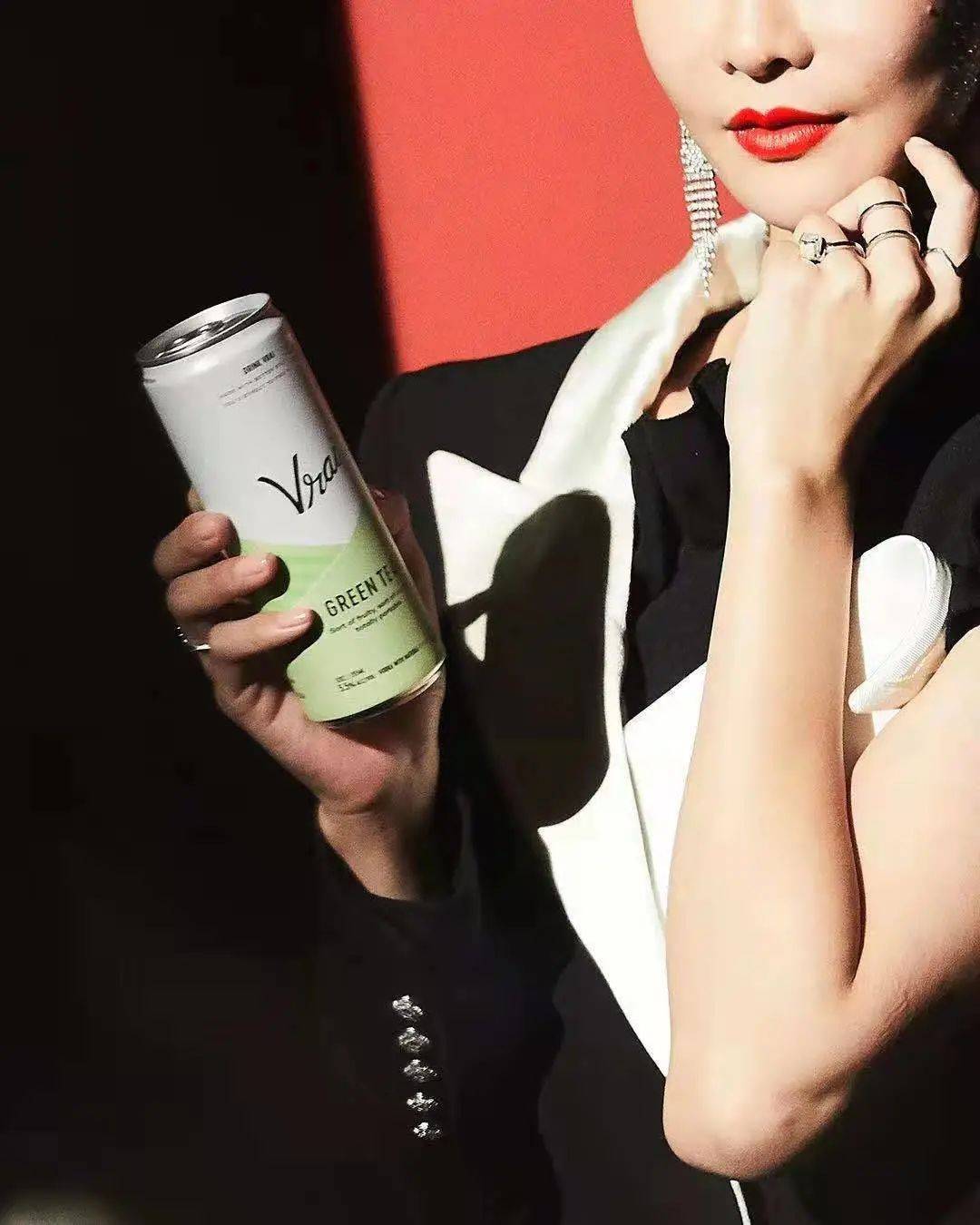 小仙女们追捧的网红有机气泡酒Vrai登录狮城啦