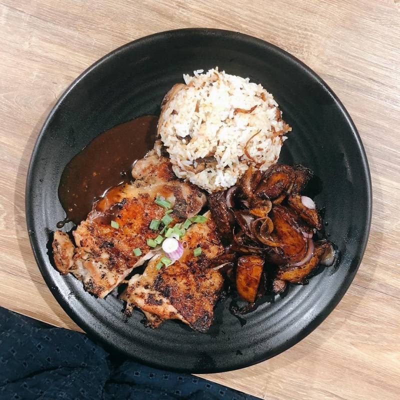 吃西餐不用花大钱！Wild Olives 餐点只从S$4.80起😍 嫩烤猪排、牛排、意面，平价好吃又大份