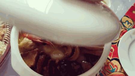 捞鱼生都要戴口罩了？外带回家不香吗