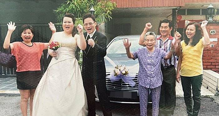 百岁女人瑞逝世 穿丈夫同款寿衣入殓