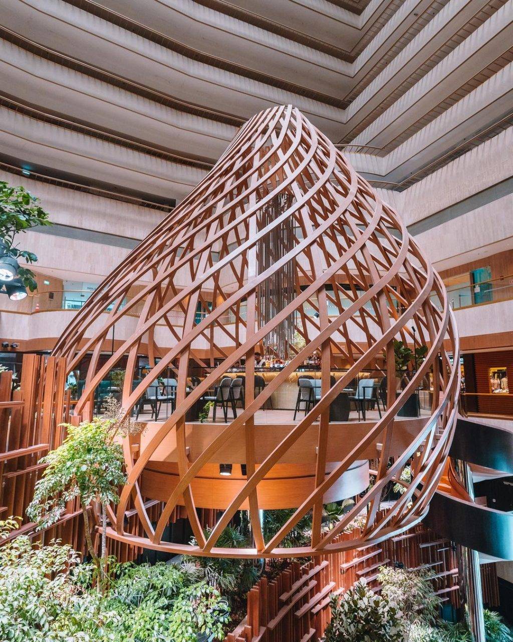 新晋打卡地🙌滨海广场Atrium Lounge空中鸟巢凉亭，半空中用餐💚感受绿荫环绕、大自然氛围