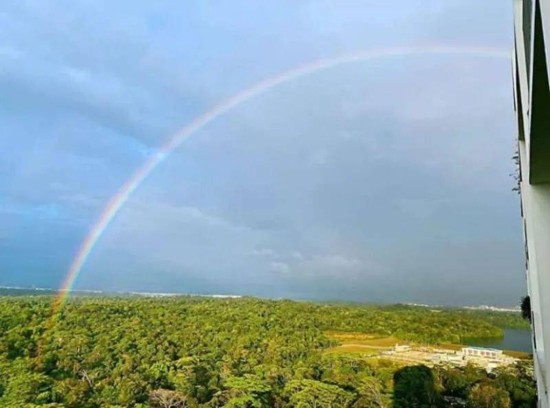 罕见！新加坡再现神奇天象，万道光芒从天空射下，50张美图刷屏