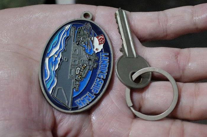 老妇摔伤至骨裂 女佣装不知想逃