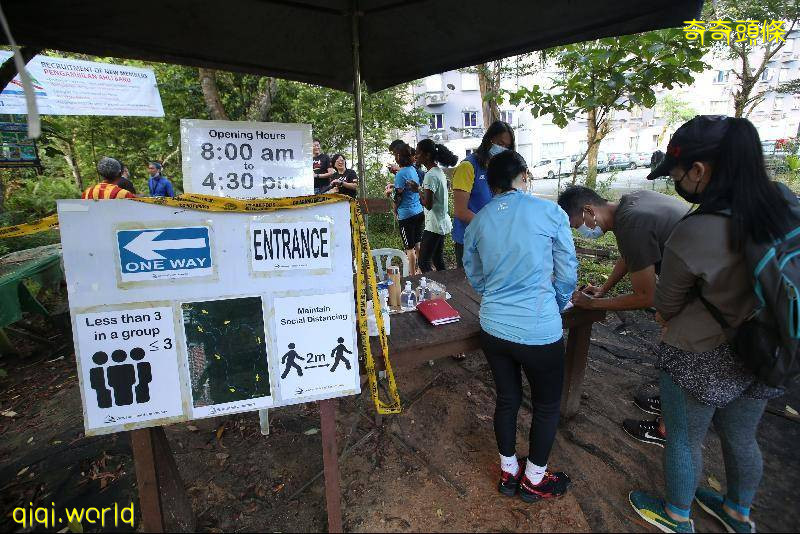 蒲种宏愿山现人龙·队伍长达1公里 !