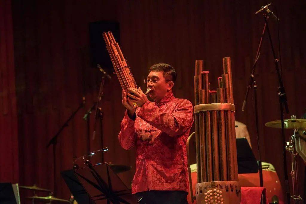 春城洋溢华夏情 不忘初心向前行