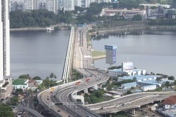 新国政府助250国人 入境大马 见亲人最后一面或团聚