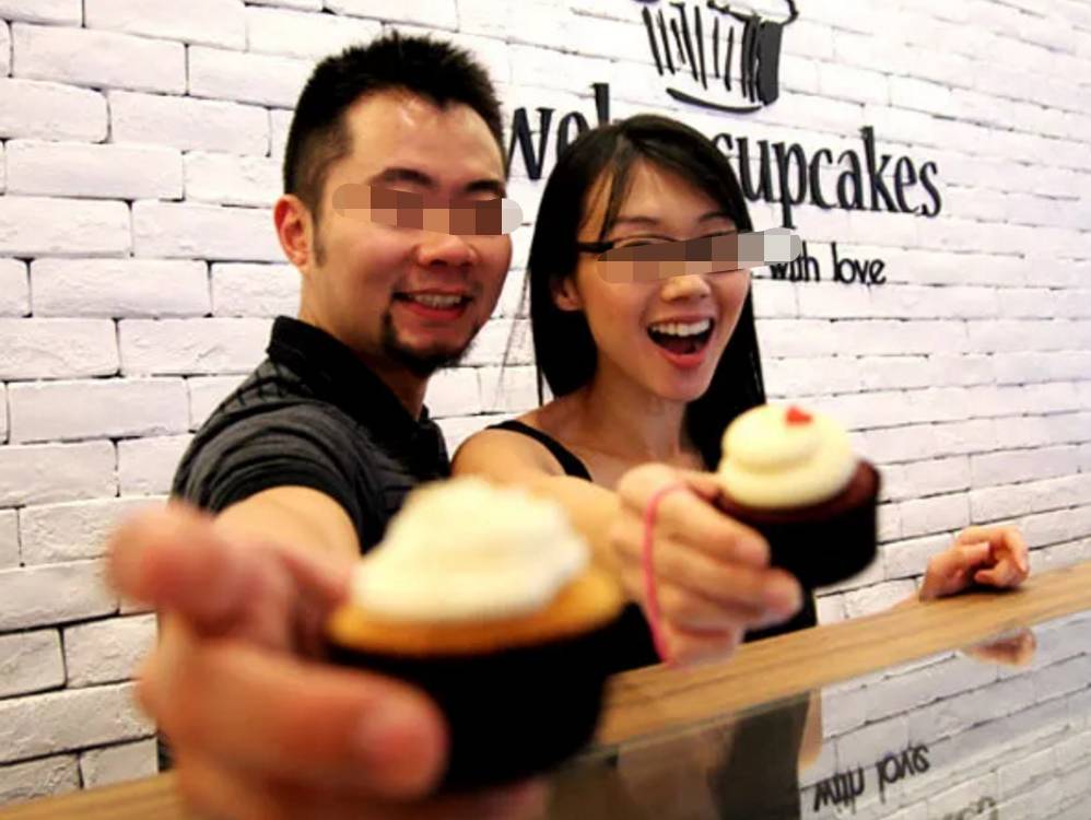 中国女留学生讨薪被掌掴、踢飞!唐人街爆发抗议游行!新加坡也有这种事吗