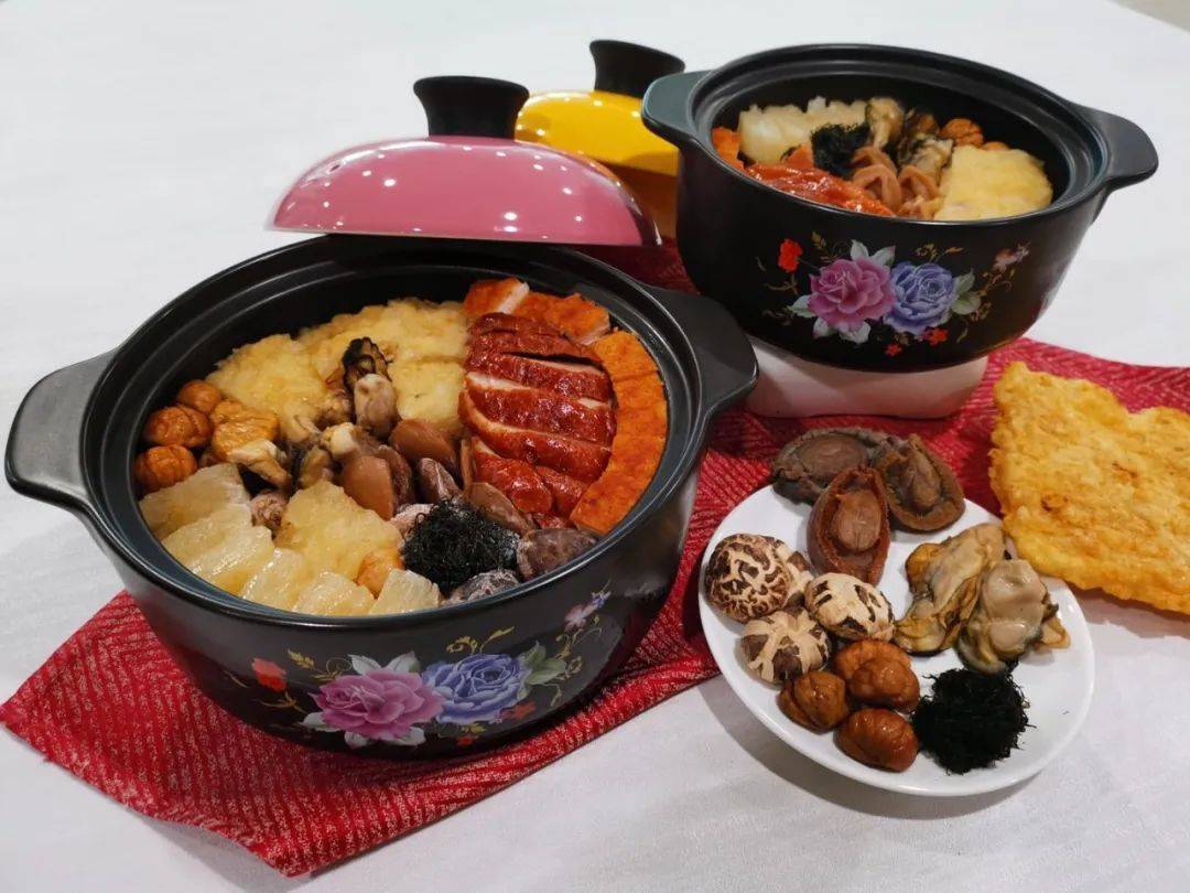 盆菜鱼生的季节，是全体华人最快乐的时节