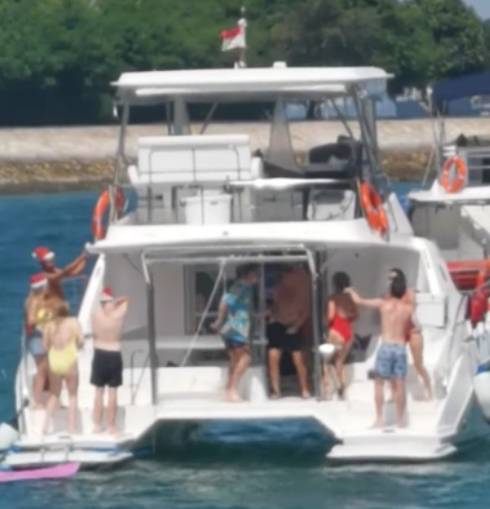 因违反COVID 19法ADVANT游艇许可证暂停使用30天