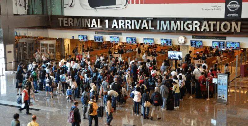 小坡岛留学 申报咳嗽后，入境新加坡时我被救护车拉走了