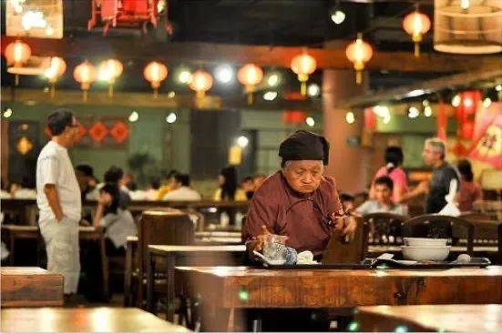 新加坡如何保障老年人的福利？这些政府直接提供的配套计划，你需要知道