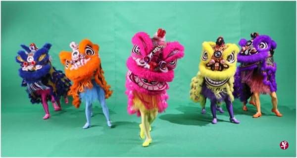 穿裙跳踢踏“舞狮” 被轰对传统不敬 妆艺百狮表演料调整