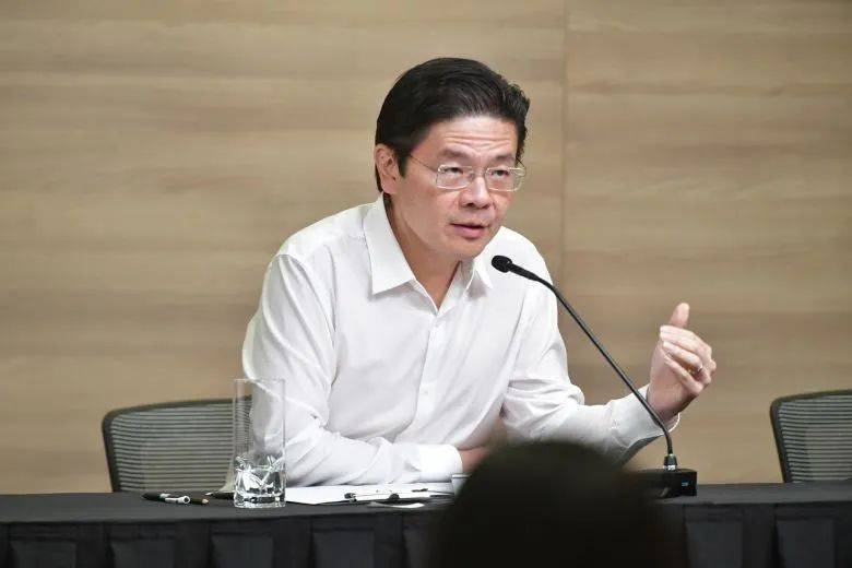 两位部长：预计新加坡未来一年半内仍将被疫情笼罩！疫苗不会预留，错过了机会将让给他人