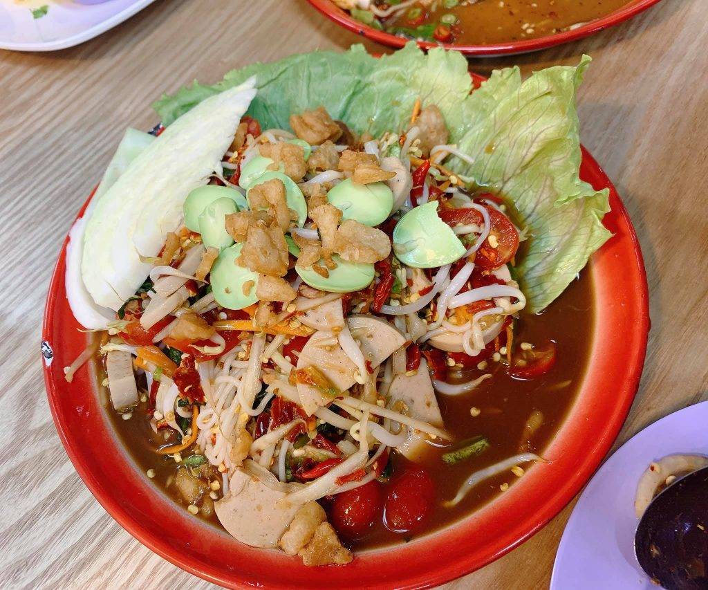 Golden Mile Complex藏惊喜✨泰式料理“Flying Pig”S$7起！螃蟹欧姆蛋、火锅“泰”美味啦