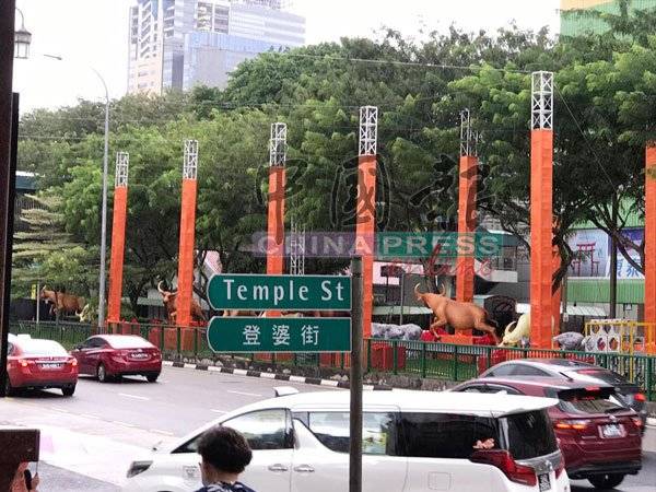 好运COW降临! 牛车水真的有牛了