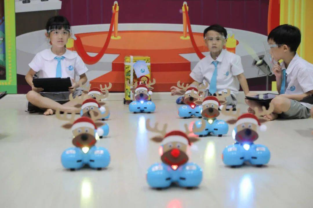 在新加坡接受丰富多彩的学前教育：骑马、做瑜伽、编程、参观水族馆、丰富的户外活动
