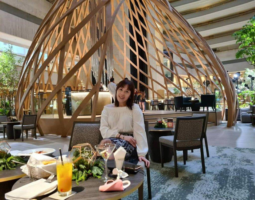 新晋打卡地🙌滨海广场Atrium Lounge空中鸟巢凉亭，半空中用餐💚感受绿荫环绕、大自然氛围