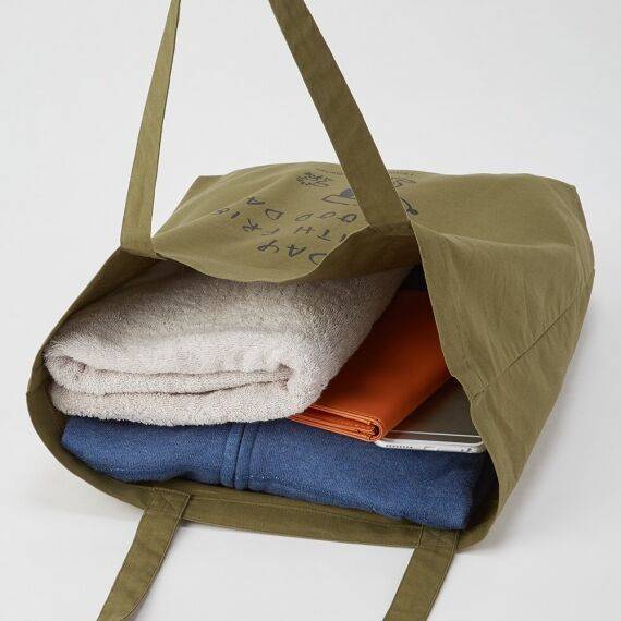 新加坡“优衣库”最新UT Collection!经典卡通“史努比”联名系列🥳 外加独家单品,日常实用又好看