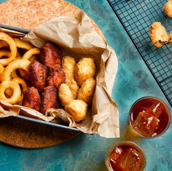 Mos Burger在One Fullerton新开概念店！而且还有独特菜单