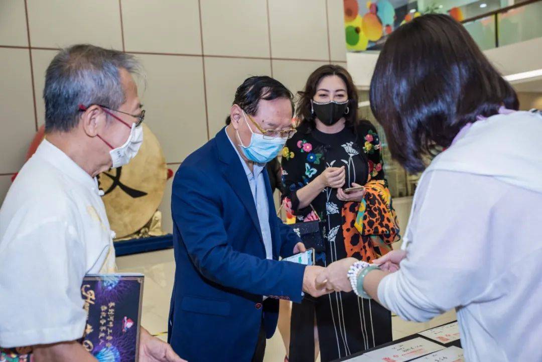 春城洋溢华夏情 不忘初心向前行