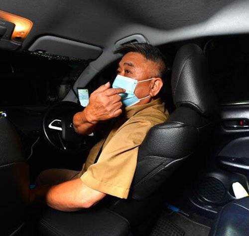 恶客不戴口罩还吐口水 私召车司机只好送警局