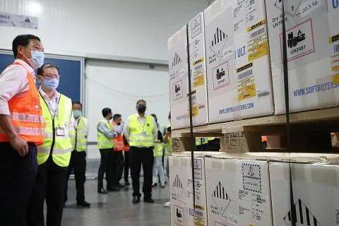 新加坡这些人开始打疫苗！新加坡决心打造亚洲疫苗中心