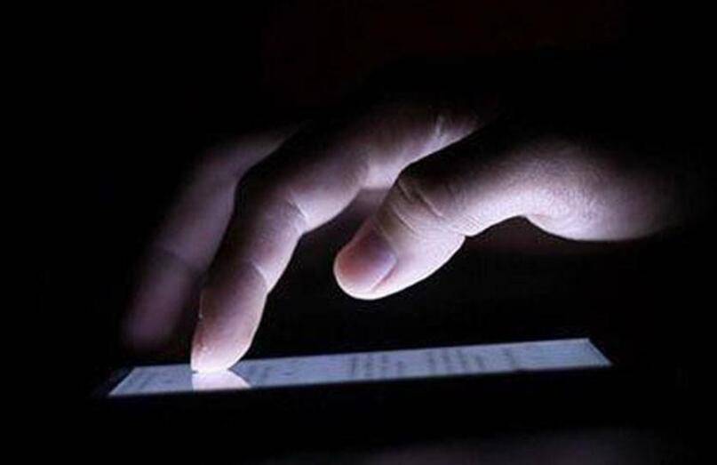 女佣新加坡拍摄老翁洗澡引热议，或限制女佣用手机