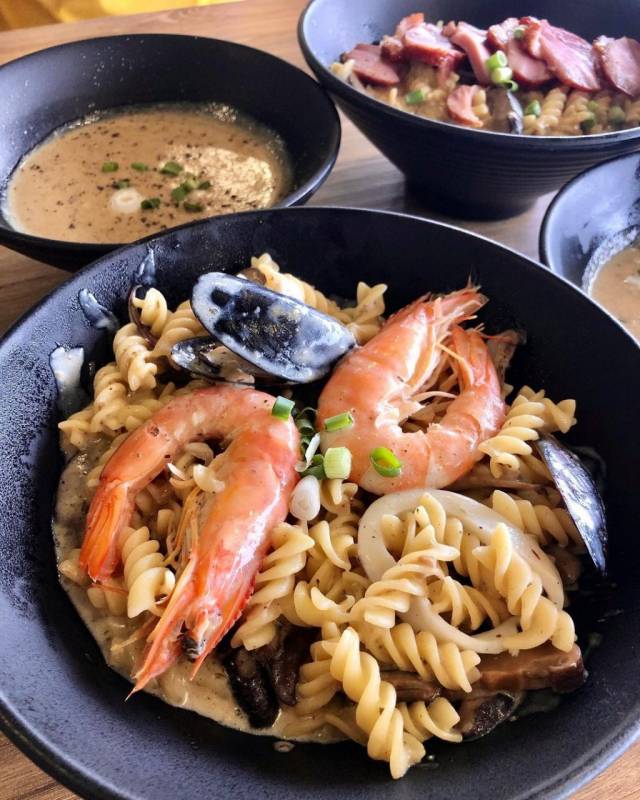 吃西餐不用花大钱！Wild Olives 餐点只从S$4.80起😍 嫩烤猪排、牛排、意面，平价好吃又大份