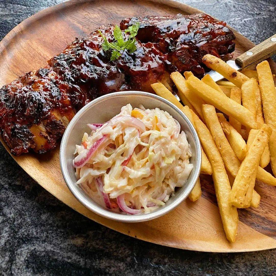 肉食者的年终狂欢：狮城“烤肋排”前来报道