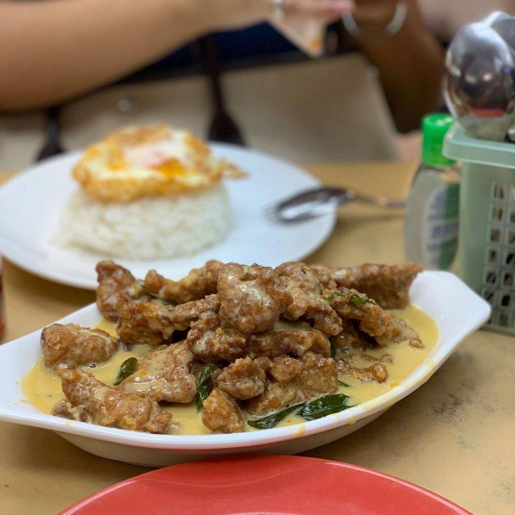 乌节路老字号煮炒“新食站小厨”💥咸蛋排骨饭外酥里嫩+咸香浓郁🤤吃货的天堂