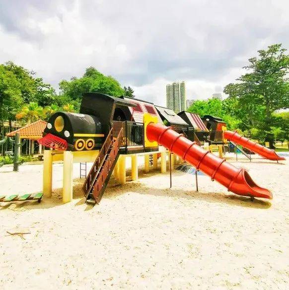 【周末去哪玩】圣诞仙境，植物园世界之树，圣淘沙海滩HelloKitty，闪耀星光灯光秀，等等等等