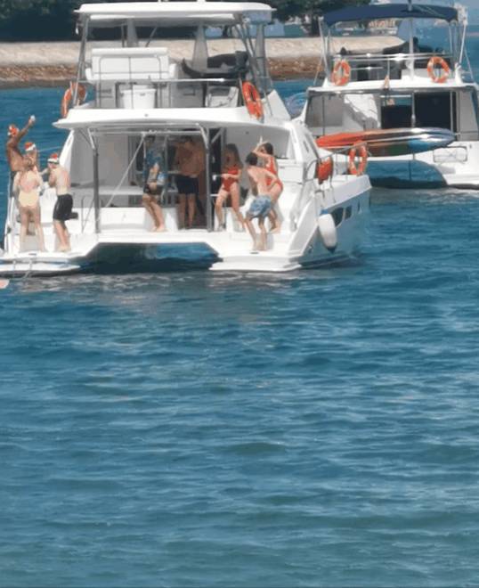 前天牛车水到处是人!新加坡严惩防疫违规,20组人在公园被罚款