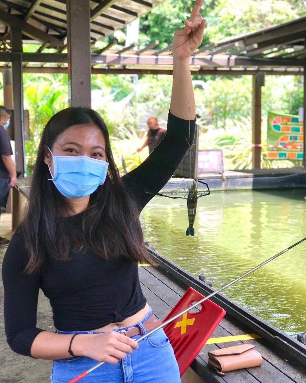 新加坡“垂钓”中心，钓虾、鱼、蟹好去处🐟🦐🦀️ 现钓现烤现吃+冷气房钓虾+24小时营业