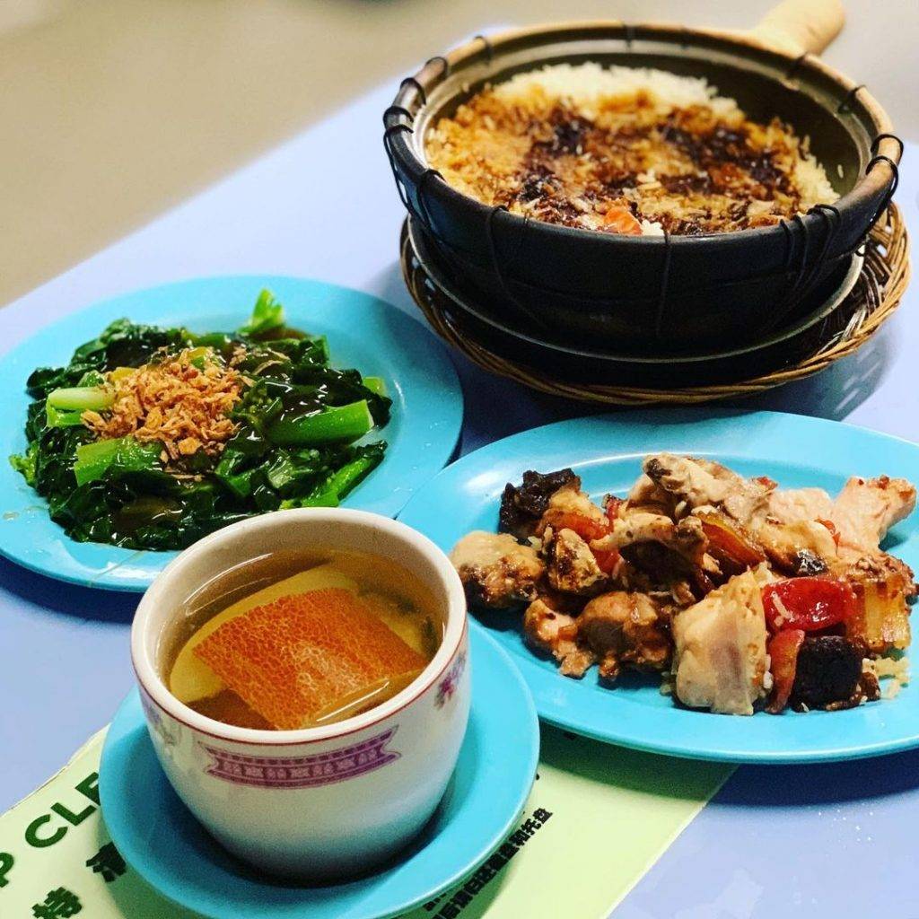 米其林必比登推介🌟牛车水排队美食“联合本记煲饭”🔥传统炭炉烹制、丰富配料,每天人龙不断👣