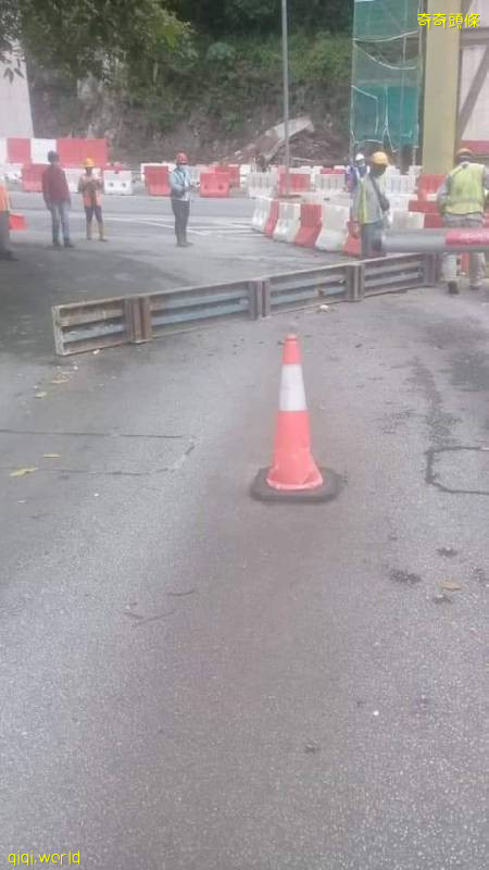 又一单！钢柱“从天而降”SUKE大道工程!