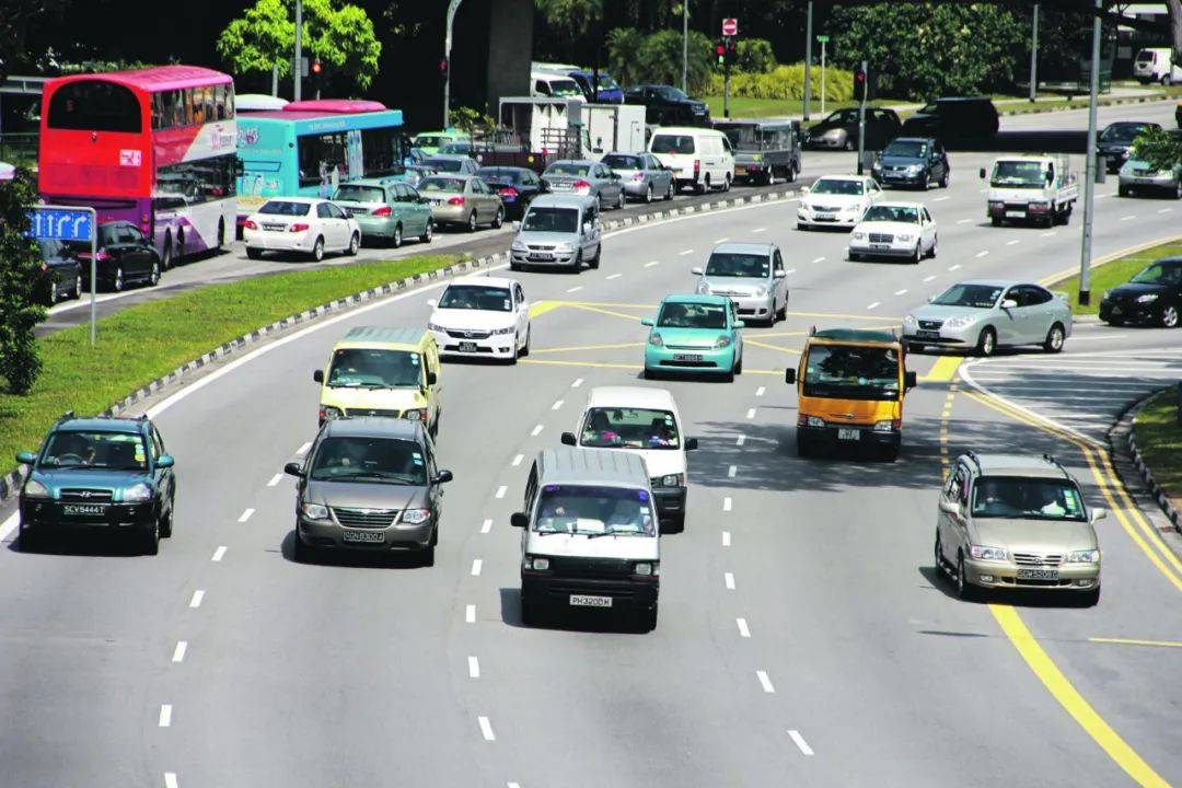 “全球最贵铁皮” 新加坡拥车证又双叒涨价