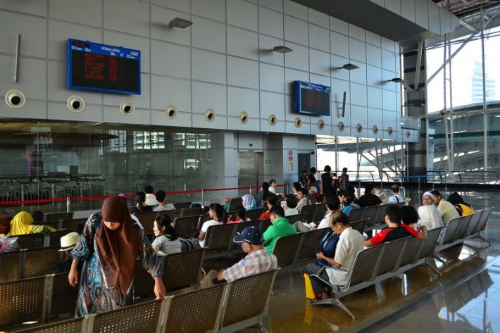 6467331-The_Waiting_Hall_at_JB_Sentral_Station-0