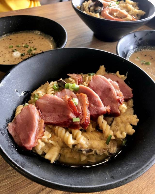 吃西餐不用花大钱！Wild Olives 餐点只从S$4.80起😍 嫩烤猪排、牛排、意面，平价好吃又大份