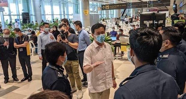 中国出现1传102超级传播者，新加坡又有新感染群！中新专家揭秘：这波疫情不一样