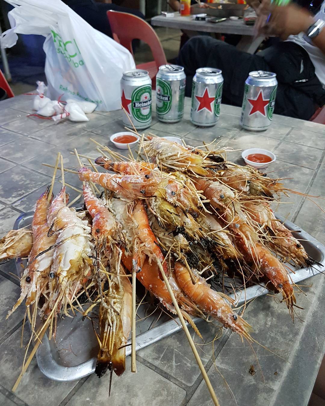 新加坡“垂钓”中心，钓虾、鱼、蟹好去处🐟🦐🦀️ 现钓现烤现吃+冷气房钓虾+24小时营业