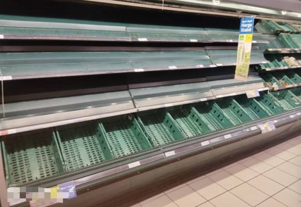 马来西亚进入紧急状态！油船又有确诊，英国航班恢复！海陆空包围，新加坡能防住吗