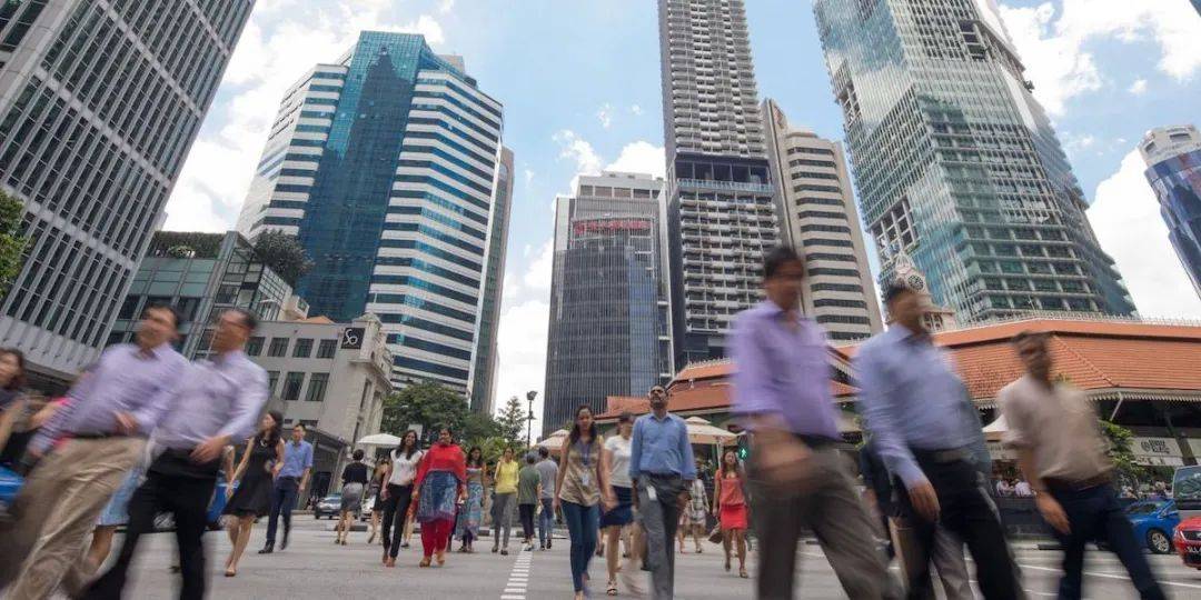 疯传!新加坡有人拿了16个月年终奖,40多万!2020各行业工资大曝光